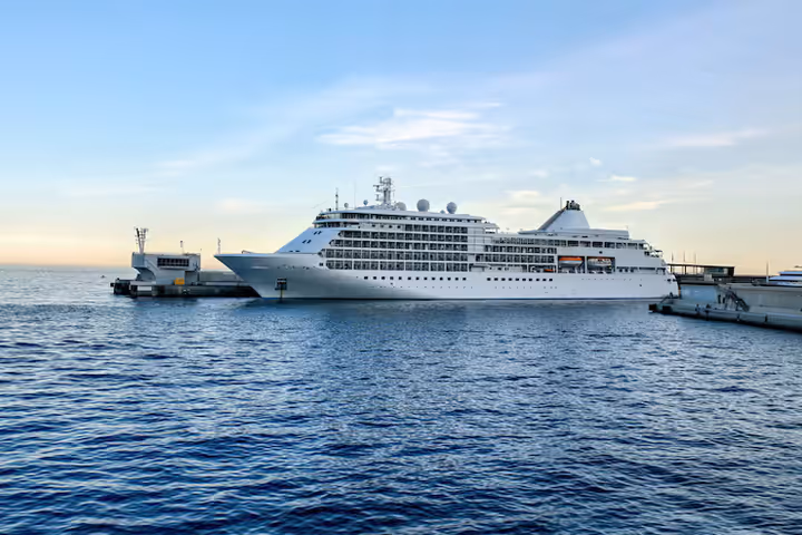 Cruise Travel Guide: Types of Cruises, Destinations, Planning Tips, and Travel Insights